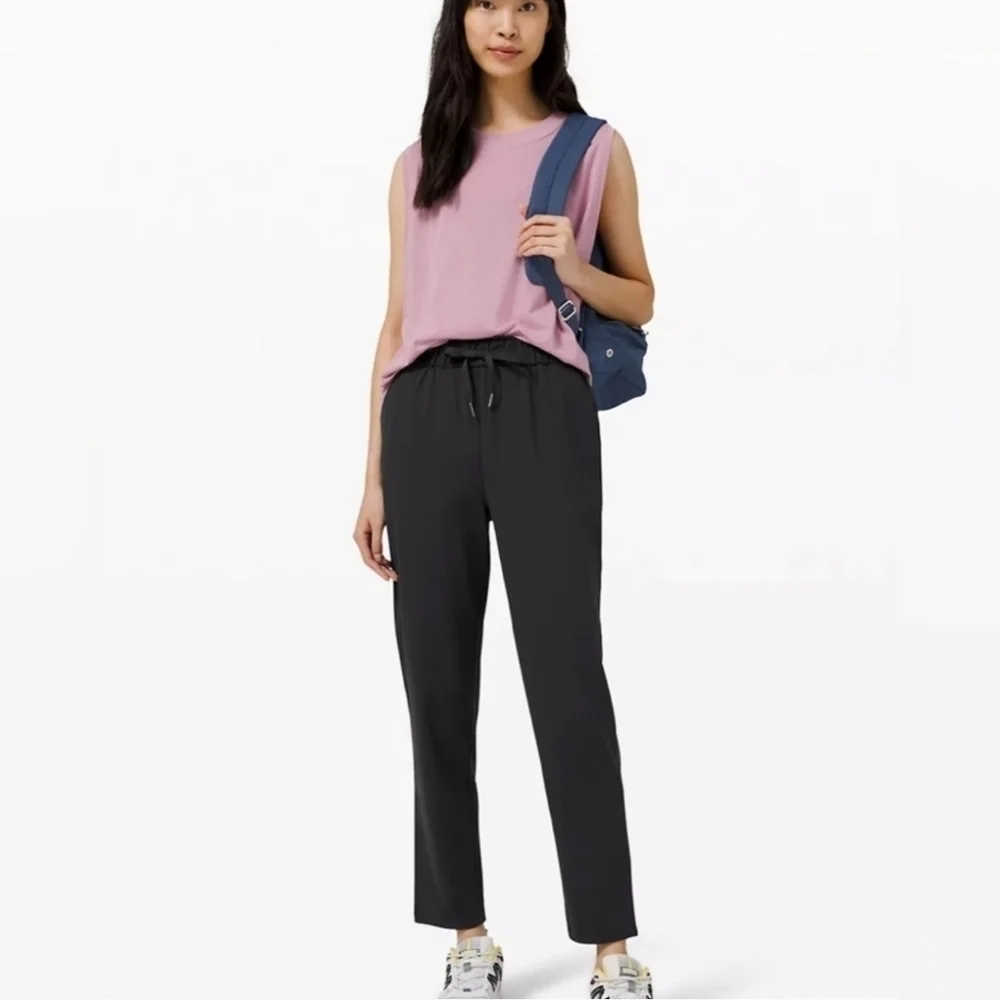 Lululemon On The Fly 7/8 Pants Joggers Athleisure Size 6 Minimalist